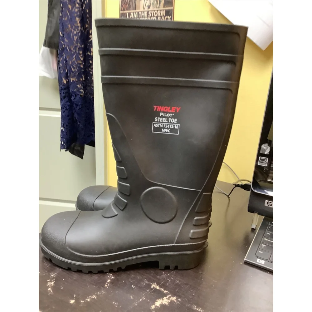 BOOTS, RUBBER, KNEE, STEEL TOE, PVC, BLACK, CLEATED, TINGLEY Size 8